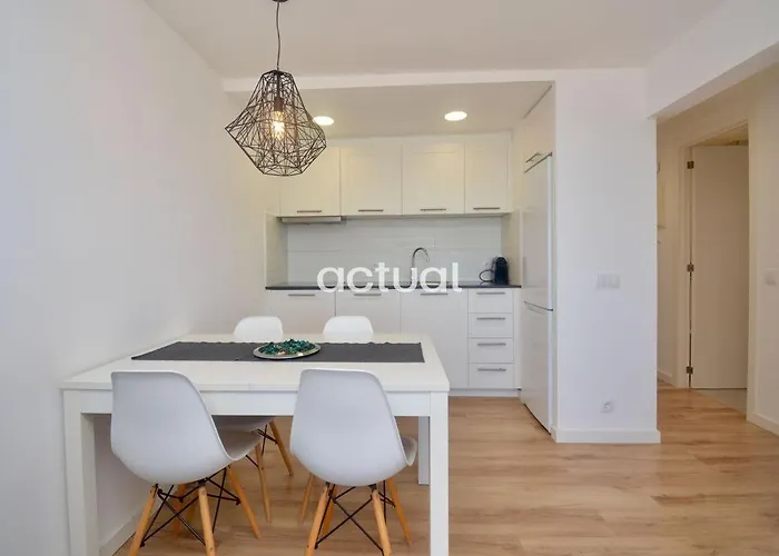 Palace B-2 Apartment *